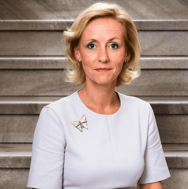 Josien Sluijs, Independent Executive President